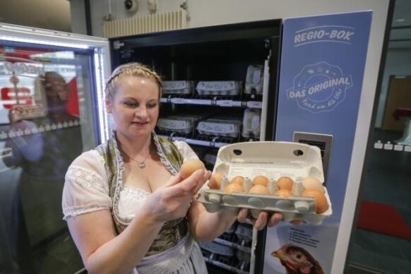 Bio-Eier in Sparkassen-Filiale sind ein Verkaufsschlager - 