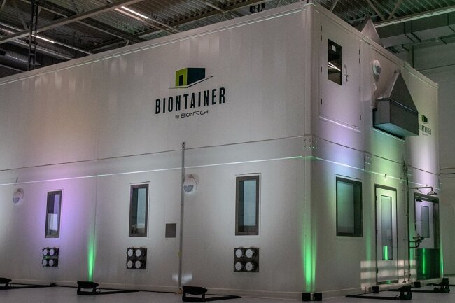 Biontech will in Afrika Impfstoff selbst herstellen - Prototyp eines der Biontech-Laborcontainer für Afrika. 