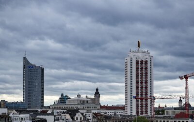 Bis zu 21 Grad am Freitag - Bewölkter Himmel über Leipzig.