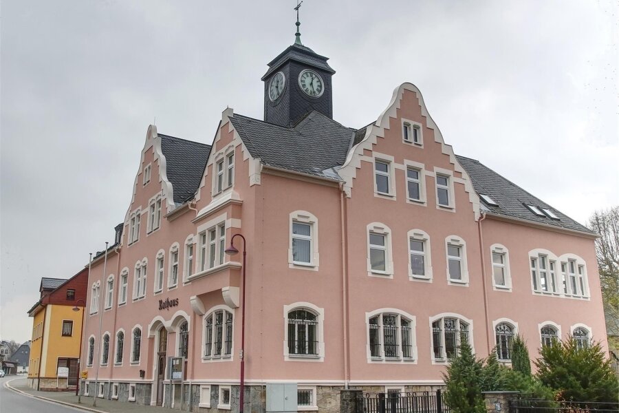 Bisheriger Gemeinderat von Raschau-Markersbach stellt nochmals die Weichen - Im Rathaus Raschau soll zur letzten Sitzung des alten Gemeinderats ein wichtiger Beschluss gefasst werden.