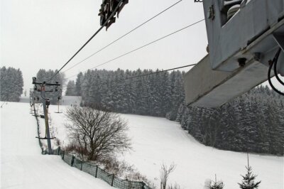Bislang 20.000 Euro Spenden für geschlossenen Skilift Holzhau - Wegen der Corona-Schutzverordnung steht der Skilift in Holzhau still.