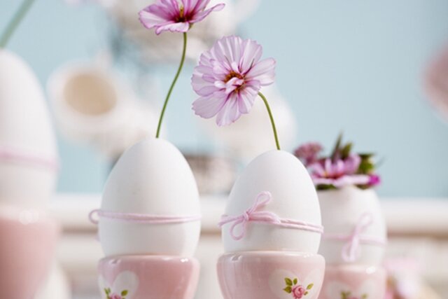 Blüten im Ei - Die Dekotrends für Ostern - Ohne Eier als Deko geht es an Ostern kaum - warum sie also nicht als Blumenvasen verwenden?