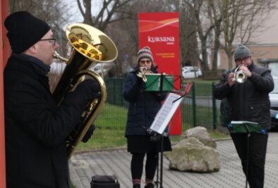 Bläserchor bringt Musik zu den Menschen - Jüngst fand die "öffentliche Probe" am Kursana-Heim statt. 