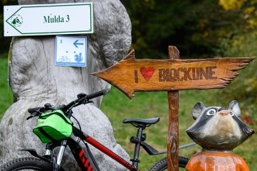 Blockline für Radfahrer: Eröffnung ist am 9. Juli - Hinweisschilder wie hier am Walderlebniszentrum Blockhausen weisen den Weg. 