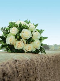 Blumen sollen ins Konzept passen - Die Blumendekoration sollte ins Konzept der Hochzeit passen.