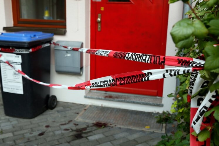 Bluttat in Chemnitz: Mann tot, Ehefrau verletzt - Das Haus, in dem sich das Tötungsdelikt abspielte.