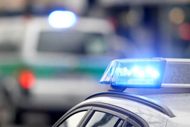 BMW, Audi und Hyundai liefern sich illegales Rennen auf der B 93 -  Eine Zivilstreife der Polizei hat in der Nacht zu Freitag ein illegales Autorennen auf der Bundesstraße 93 bei Zwickau beobachtet.