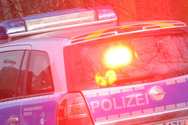 BMW kracht in Leitplanke - A72 voll gesperrt - 