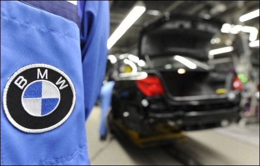 BMW unterbricht wegen Flugverboten die Produktion - BMW stoppt infolge der Flugverbote durch die Vulkanasche-Wolke aus Island Teile seiner Produktion. Durch den vorübergehenden Produktionsstopp verzögert sich die Fertigung von rund 7000 Fahrzeugen. (Archivfoto)