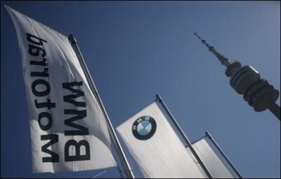 BMW will eine Milliarde Euro in Deutschland investieren - Der Autohersteller BMW will in diesem und im kommenden Jahr eine Milliarde Euro in seine Werke in Deutschland investieren. Gerüchte, wonach BMW plane, das Werk Dingolfing zu verkleinern oder aufzugeben, wies ein Firmenvertreter zurück.