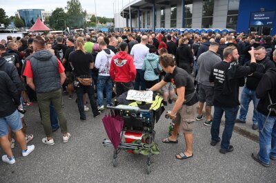 "Böhse Onkelz" in Chemnitz: Tausende Konzertbesucher auf dem Messegelände - 