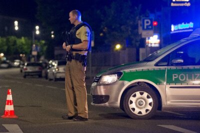 Bombe explodiert im fränkischen Ansbach - Täter stirbt - 