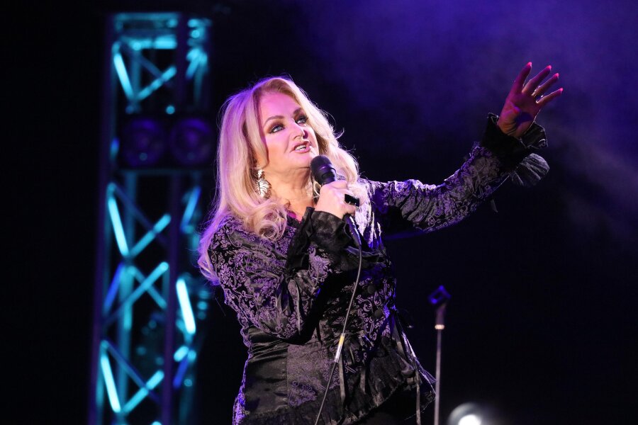 Bonnie Tyler begeistert Fans in Zwickau - 