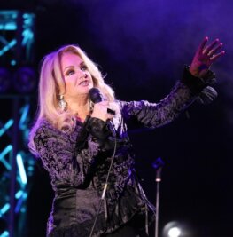 Bonnie Tyler kommt nach Schwarzenberg - Zu den größten Hits von Bonnie Tyler zählt "Total Eclipse of the Heart" (1983). Die Walisin steht seit 50 Jahren auf der Bühne.