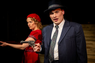 "Bonnie und Clyde" mit beeindruckendem Sound am Chemnitzer Theater - Magda Decker als Bonnie Parker und Clemens Kersten als Clyde Barrow. 
