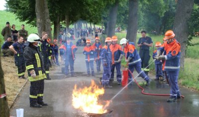 Borstendorfer Feuerwehr feiert mit vielen Gästen - 