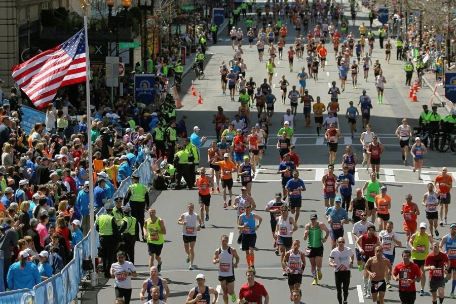 Auf der Zielgeraden: Läufer des Boston-Marathons 2014. 