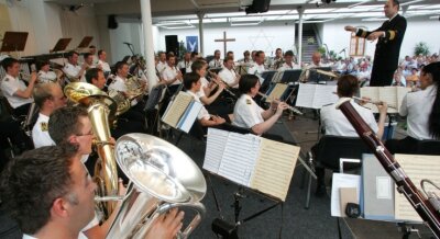 "Botschafter in Blau" geben Konzert - Das Marinemusikkorps Ostsee bei seinem ersten Konzert im Jahr 2008 im Christlichen Glaubenscentrum in Lichtenstein. 