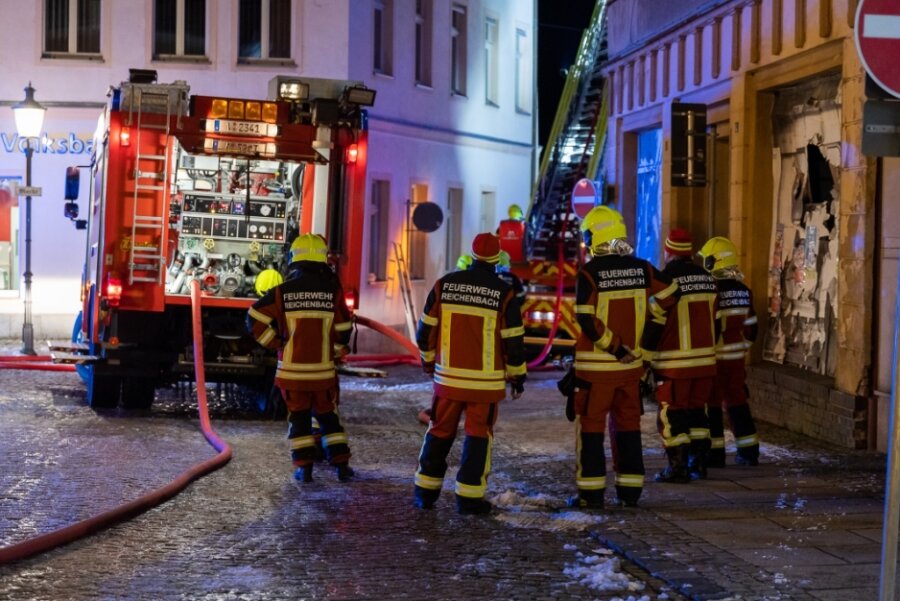 Brände in Reichenbach und Plauen halten Feuerwehr in Atem 