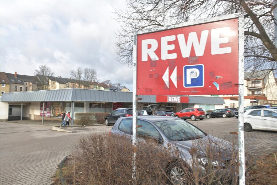 Brand-Erbisdorf: Rewe-Markt schließt, Mitarbeiter gekündigt - Der Rewe-Markt in Brand-Erbisdorf soll Ende Juni schließen.