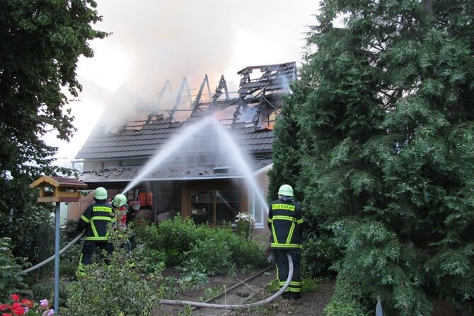 Brand in Brennstofflager - Scheune zerstört - 