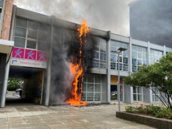 Brand in Chemnitzer Innenstadt - Tanzschule in Flammen - 
