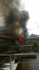 Brand in ehemaligem Fabrikgebäude - 