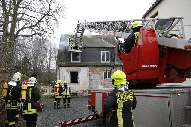 Brand in Klaffenbach: Polizei nimmt Tatverdächtigen fest - 