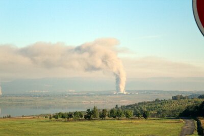 Brand in Litvinov: Erzgebirger klagen über beißenden Gestank - 