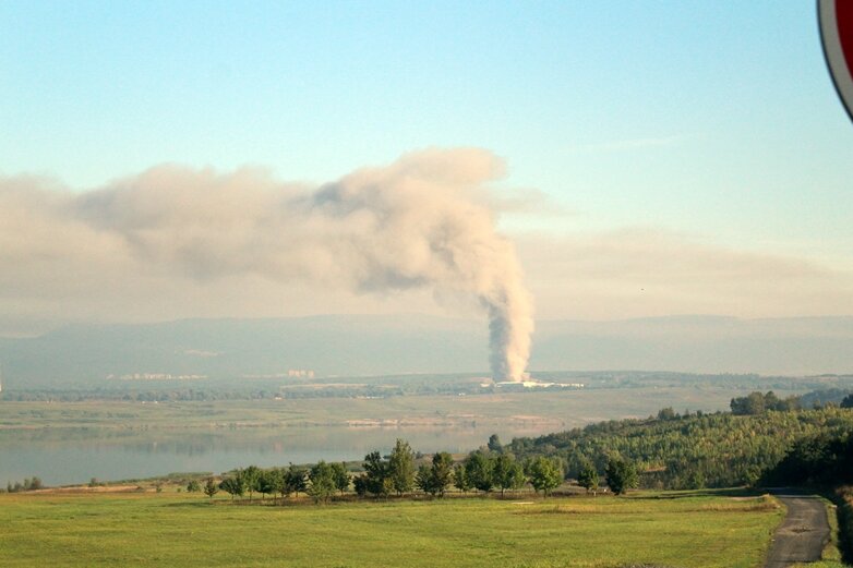 Brand in Litvinov: Erzgebirger klagen über beißenden Gestank - 