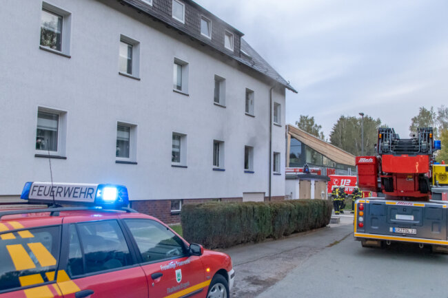 Brand in Thalheimer Mehrfamilienhaus: Wohnung nicht mehr bewohnbar - 