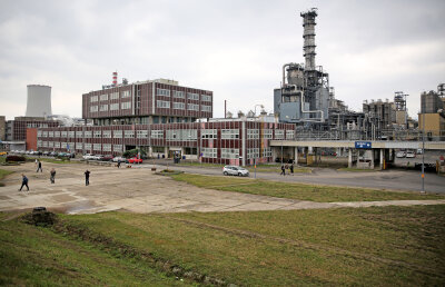 Brand in tschechischer Chemiefabrik - Das Chemieunternehmen Unipetrol im Industriegebiet Litvino (Tschechien).