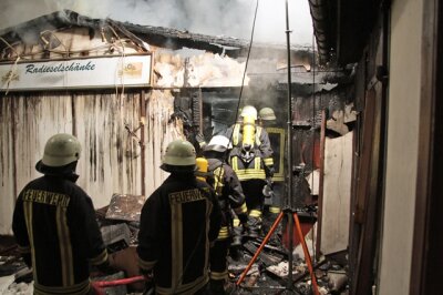 Brand vernichtet Radieselschänke in Marienberg - 