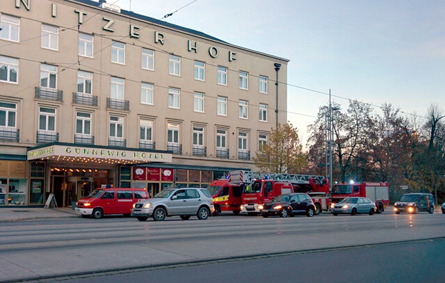 Brandalarm im Chemnitzer Hof: Feuerwehr im Einsatz (Update) - Die Feuerwehr Chemnitz ist zur Stunde im Hotel Chemnitzer Hof im Einsatz.