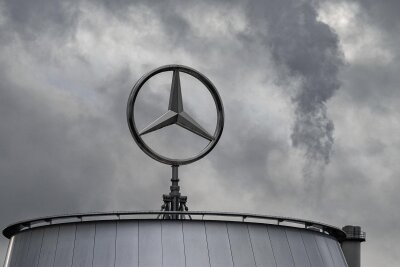 Brandgefahr, Motorausfall: Mercedes ruft 247.000 Autos zurück - Die Besitzer mehrerer Mercedes-Modelle müssen ihre Fahrzeuge nun in die Werkstatt bringen. Schon wieder. (Symbolbild)