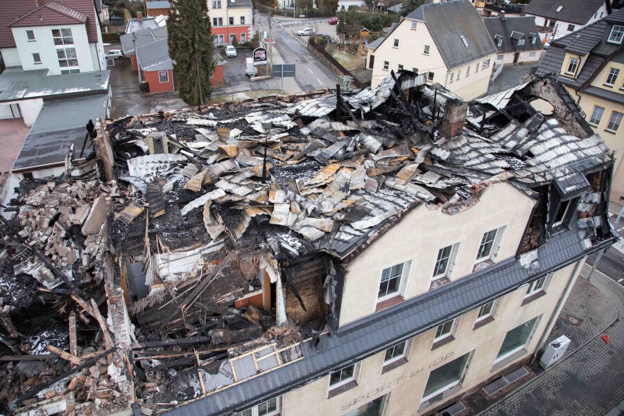 Brandopfer von Brand-Erbisdorf holen ihre Habseligkeiten aus Wohnungen - 