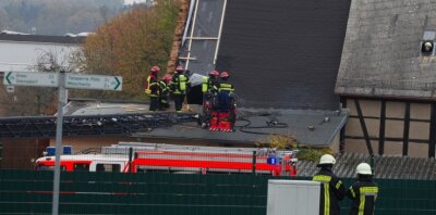 Brandserie in Alt-Chrieschwitz: Tatverdächtiger in U-Haft - 22 Kameraden der Feuerwehr waren am Samstag wieder im Einsatz in Alt-Chrieschwitz: der vierte Brand innerhalb eines Monats.