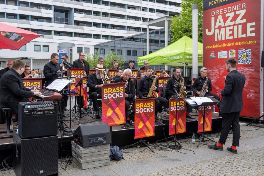 Brass Socks als Vogtland-Botschafter beim 52. Internationalen Dixieland Festival in Dresden - Die Brass Socks traten erstmals beim Internationalen Dixieland Festival in Dresden auf.