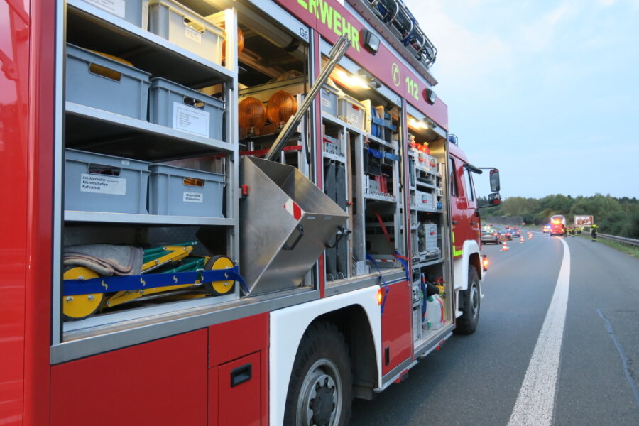 Brennender Reisebus auf A72: 50.000 Euro Schaden