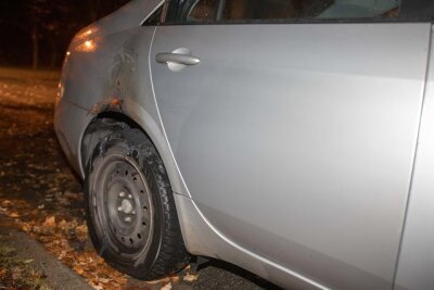 Brennendes Auto in Freiberg - Der beschädigte Nissan.
