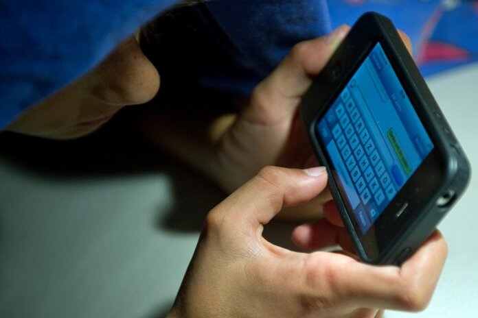 Britischer Wissenschaftler warnt: Smartphones machen kurzsichtig