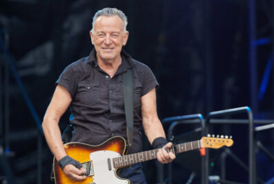 Bruce Springsteen spielt im kommenden Juli in Hannover - Der US-amerikanische Musiker Bruce Springsteen am 15. Juli dieses Jahres auf der Bühne im Volksparkstadion Hamburg.