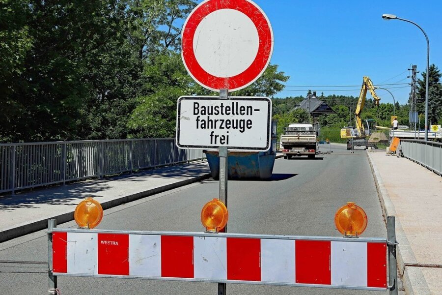 Brücke über die Werdauer Waldbahn gesperrt - 