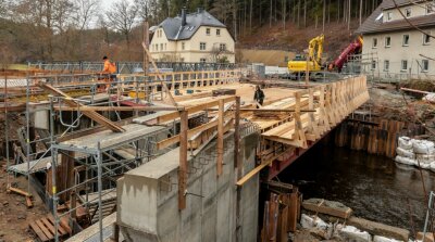Brückenbau in Streckewalde: Vollsperrung bleibt bestehen - 