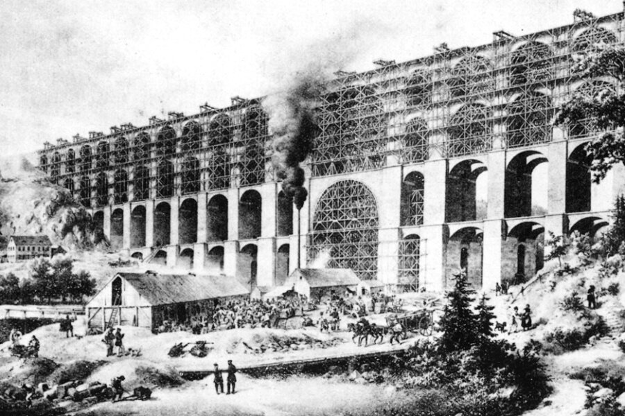 Brückenbau treibt Kosten in die Höhe - Dieser Kupferstich aus dem Jahr 1850 zeigt der Bau der Gölzschtalbrücke. 