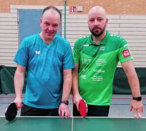 Brüder treffen sich in der Bezirksliga - Marco (l.) und André Gruner trafen beim Tischtennis-Derby zwischen Langenstriegis und Frankenberg am Sonntag aufeinander. 