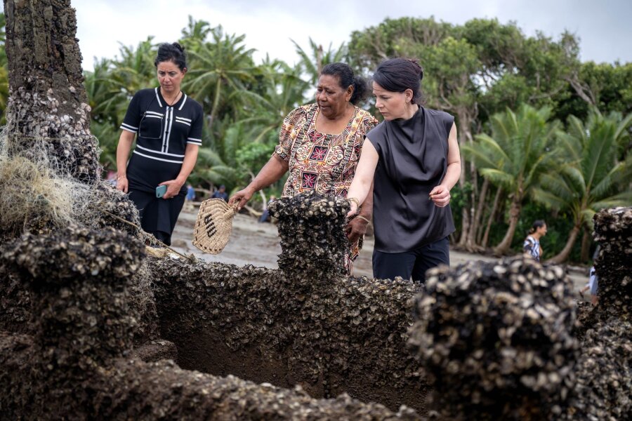 "Brutalität" der Klimakrise: Baerbock besucht Fidschi - Im Mittelpunkt der einwöchigen Reise von Außenministerin Baerbock nach Australien, Neuseeland und Fidschi steht die Sicherheitspolitik und der Klimaschutz.
