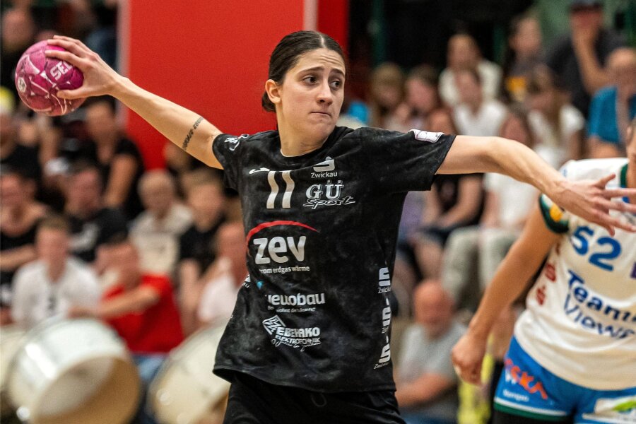 BSV Sachsen Zwickau: Eine Handballerin, die in kurzer Zeit von einem Problemfall zur Nummer 1 der Liga aufstieg - Trifft beim BSV Sachsen Zwickau nicht nur regelmäßig aus dem Rückraum, sondern verwandelt mittlerweile auch die Siebenmeter: Ema Hrvatin.