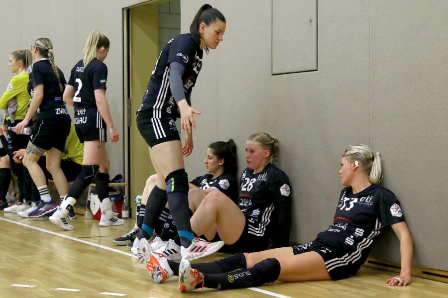 Der Funken Hoffnung auf den Klassenerhalt in der 1. Bundesliga ist bei den Handballerinnen des BSV Sachsen Zwickau noch nicht erloschen.