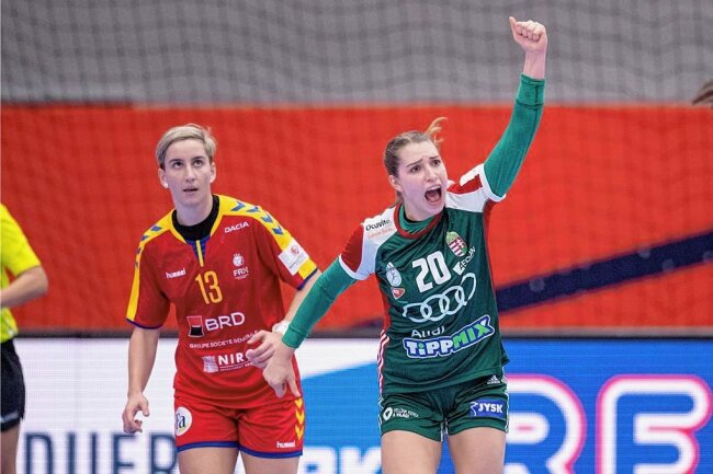 BSV Sachsen Zwickau verpflichtet ungarische Nationalspielerin - Rita Lakatos (rechts) bejubelt bei der Europameisterschaft 2020 ein Tor im ungarischen Nationaltrikot. Foto: Imago